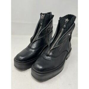 NWOB Sam Edelman Linds Womens 10.5 Boots Ankle Black Leather Zip Front Sweater